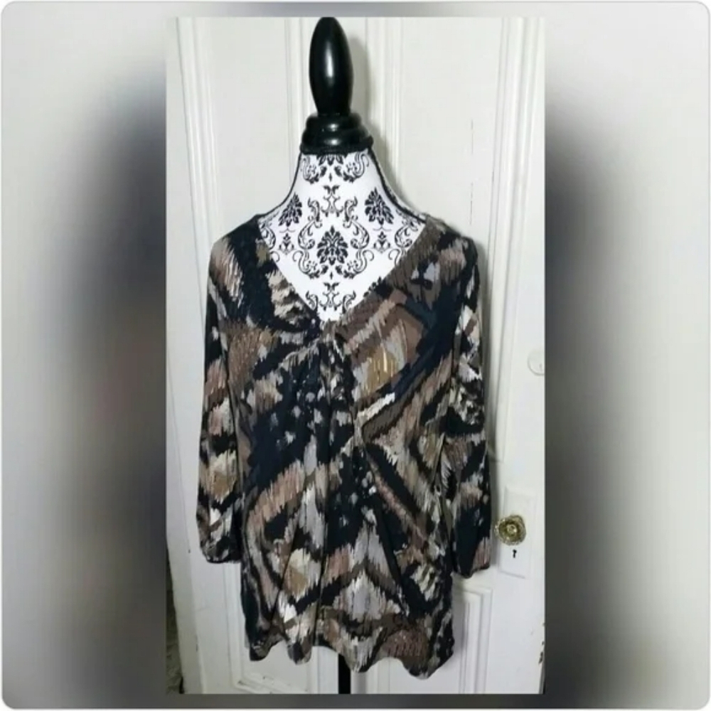 *3/4 length v-neck tee